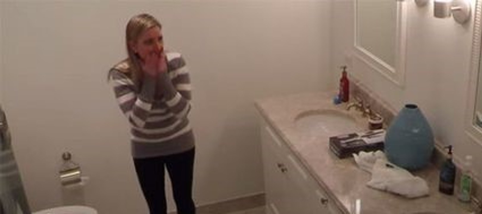 Dieser Mann spielt seiner Freundin einen schrecklichen Streich