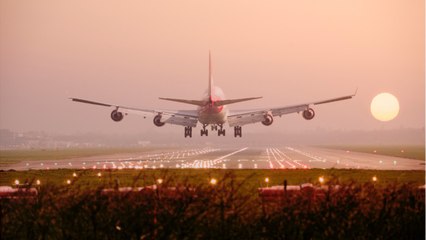 Les images impressionnantes de l'atterrissage d'un avion à Londres