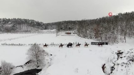Karlar üstünde dört nala özgürlük