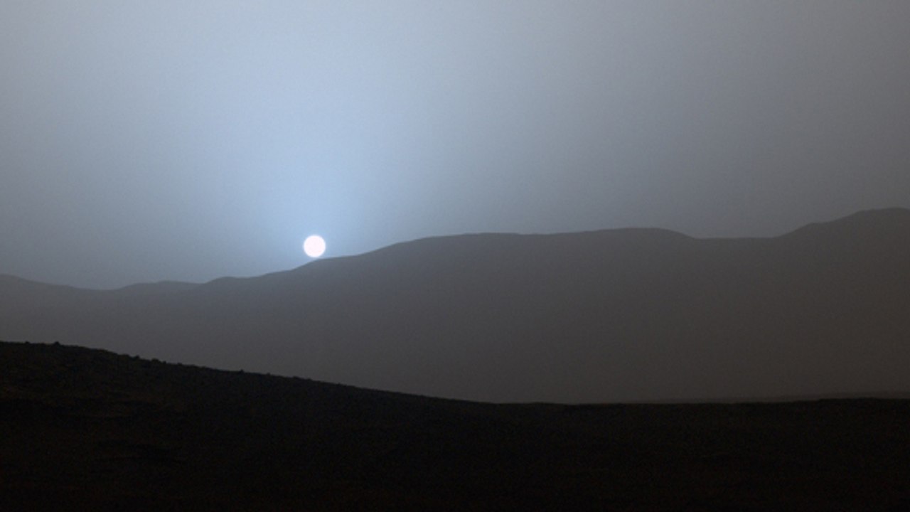 Curiosity capture des images étonnantes d'un coucher de soleil sur Mars