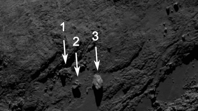 De mystérieuses roches en équilibre découvertes à la surface de la comète Tchouri