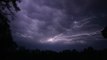 Un impressionnant orage zébré d'éclairs immortalisé dans le ciel du Kansas
