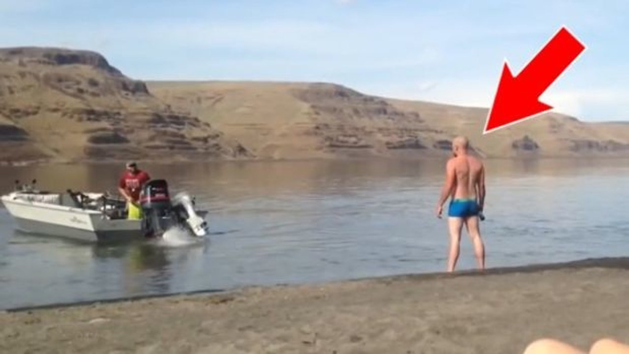 Wenn Männer versuchen sich mit einem Boot zu duschen