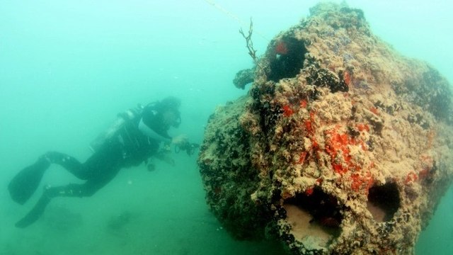 Les images inédites de l’épave d’un hydravion attaqué à Pearl Harbor il y a juste 74 ans