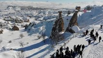 Kayaktan sonra Kapadokya-Erciyes'e kayak yapmaya gelen turistlerin sonraki durağı Kapadokya oluyor