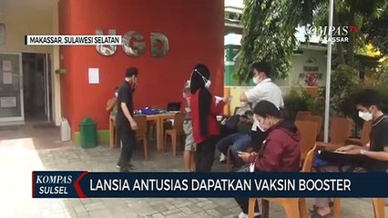 Lansia Antusiasi Dapatkan Vaksin Booster di Makassar
