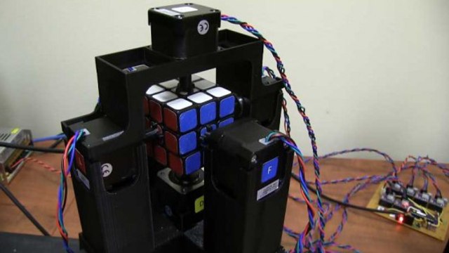Un robot capable de résoudre un Rubik's cube en moins de 2 secondes