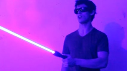 Un incroyable véritable sabre laser fait maison !