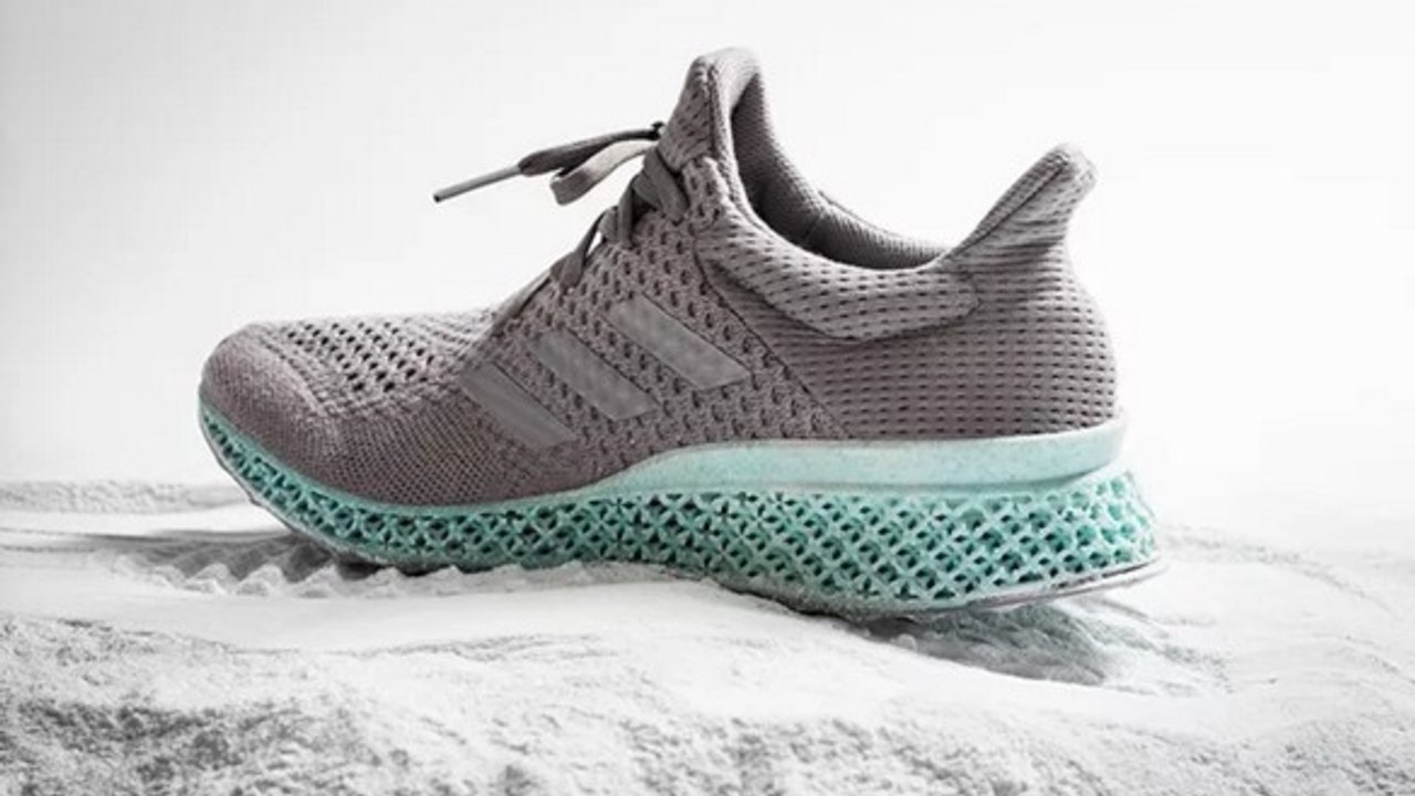 Adidas dévoile des baskets imprimées en 3D à partir de déchets récupérés dans l'océan