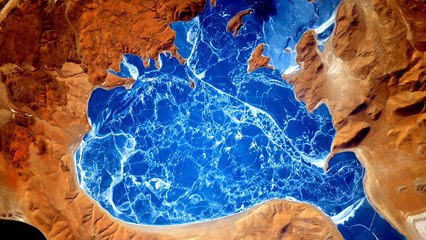 Un astronaute capture une époustouflante image d'un lac gelé depuis l'ISS