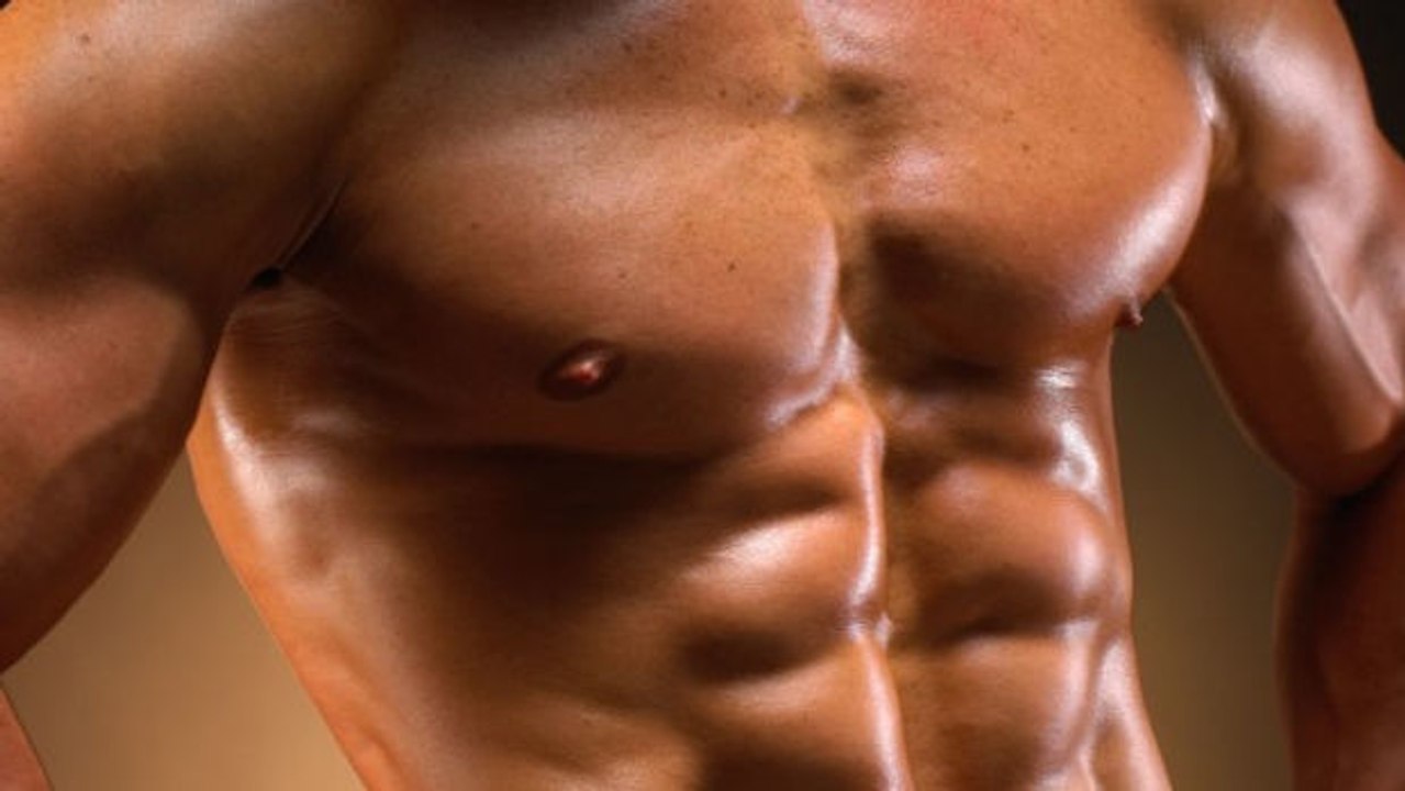 Brustmuskeltraining: Die perfekten Hand Step Ups mit Liegestütze für alle, die hoch hinauswollen