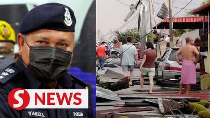 Tải video: Police receive 305 reports from Ipoh storm victims