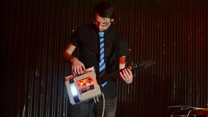 La musique du générique de Game of Thrones jouée sur une NES !