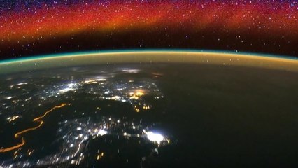 L'époustouflante lumière de l'atmosphère de la Terre filmée depuis l'espace