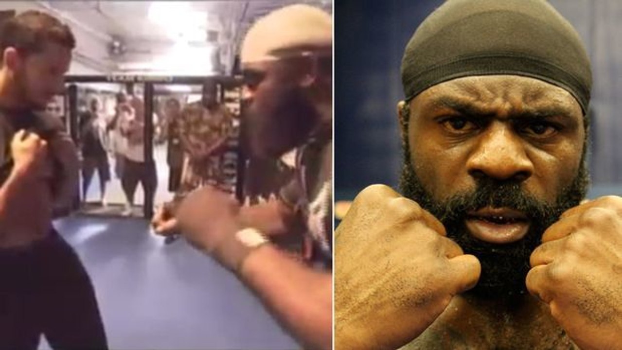 David Blaine, ein amerikanischer Magier will von Kimbo Slice mit voller Kraft geschlagen werden