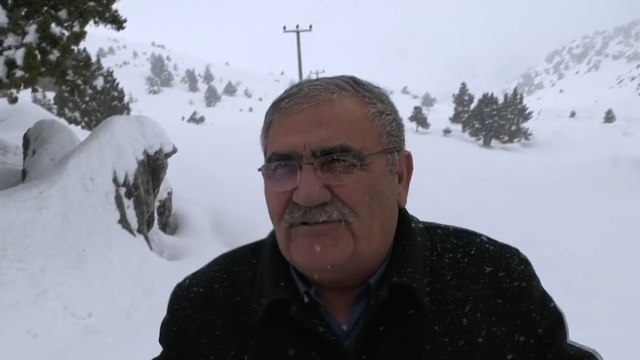 Antalya'da kardan mahsur kalan çobanların imdadına belediye ekipleri yetişti