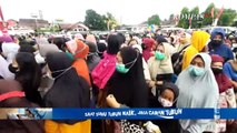 Bagi-Bagi Sembako di Bandar Lampung, Petugas Ingatkan Jaga Prokes