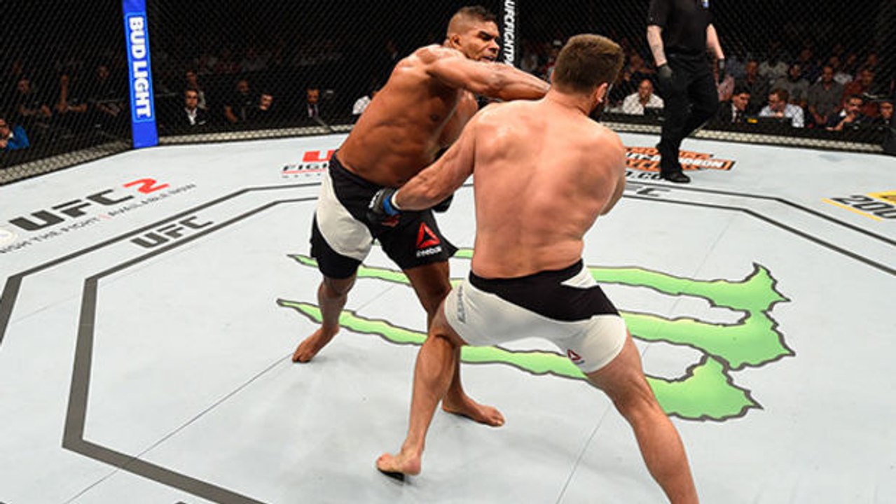 Alistair Overeem schafft sich Andrei Arlovski mit einem KO vom Hals und kommt so dem Titel näher