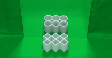 L'incroyable illusion d'optique qui transforme des rectangles en cercles dans un miroir