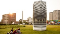 Smog Free Tower, l'étonnante tour qui aspire la pollution et fabrique des bijoux avec