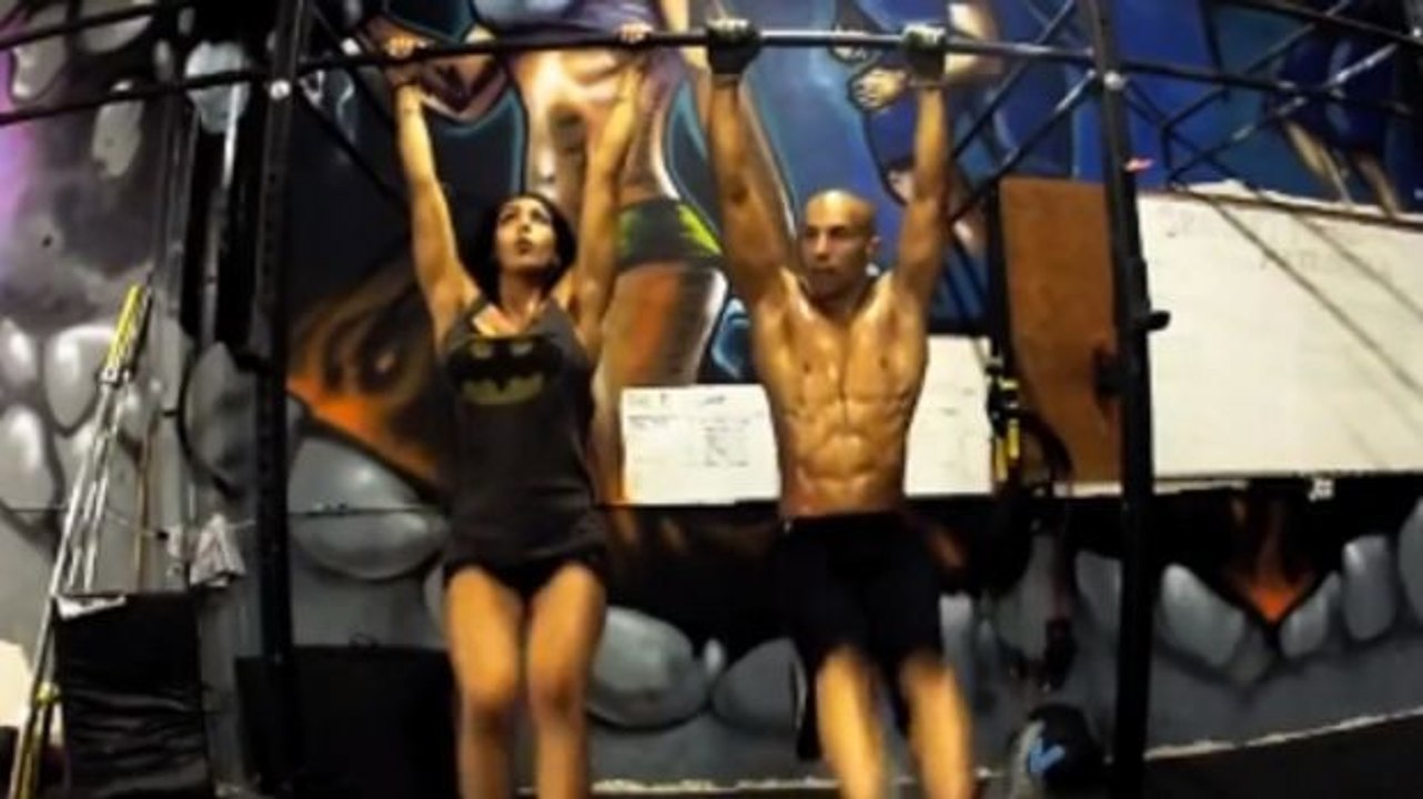 Das heiße Fitnesstraining von Frank Medrano mit seiner Freundin