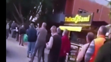 Mersin'de ucuz ekmek kuyruğu