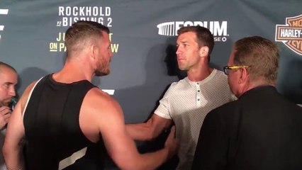 Luke Rockhold nimmt auf der Pressekonferenz den Mund ganz schön voll