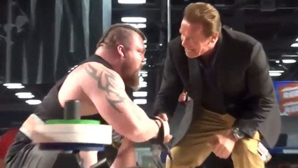 Eddie Hall flasht mit seiner Leistung selbst Schwarzenegger