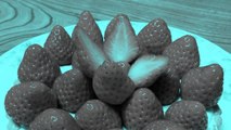 L'étonnante illusion de ces fraises grises qui nous apparaissent rouges