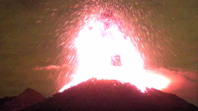 L'impressionnante vidéo de la violente éruption du volcan Colima au Mexique