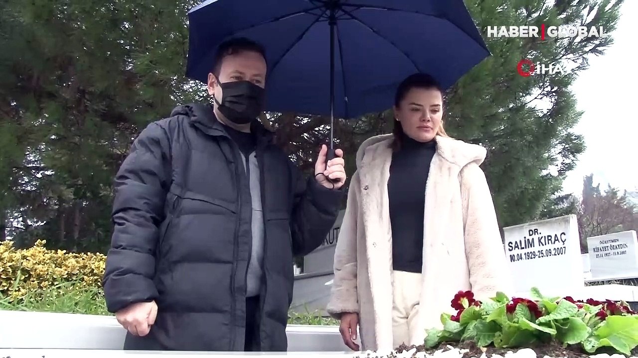 Defne Joy Foster'ın vefatının üzerinden 11 yıl geçti... Eski dostları ünlü sunucuyu ölüm yıldönümünde andı