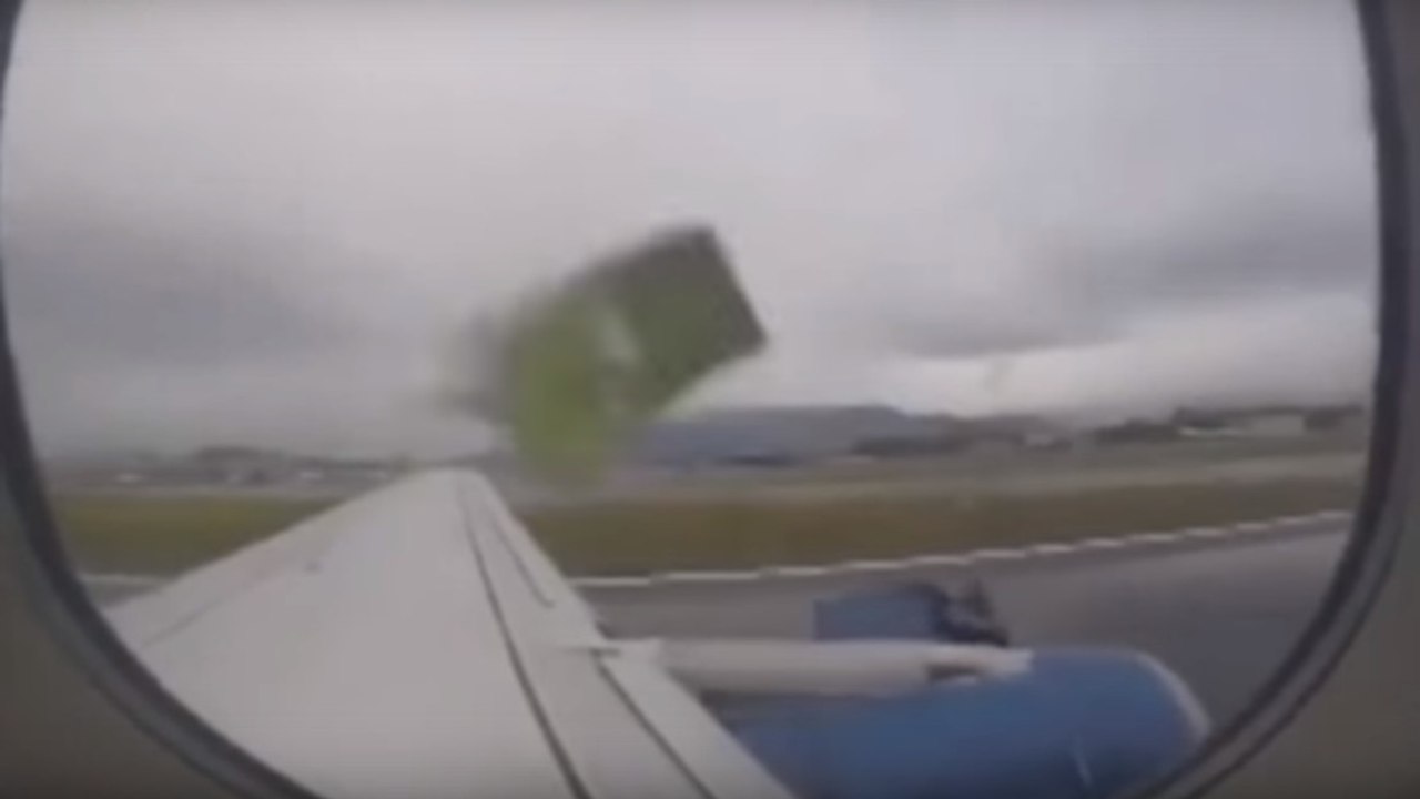 Sky Airlines: der Motor eines Flugzeugs löst sich beim Start