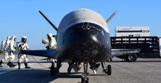 X-37B : après 700 jours dans l'espace, le mystérieux vaisseau de l’US Air Force est de retour sur Terre