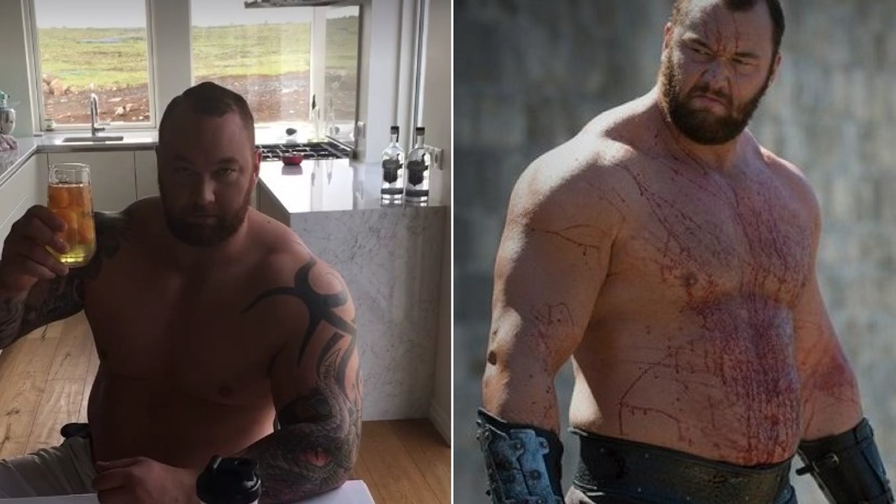Hafthor Bjornsson probiert eine Technik von Rocky aus