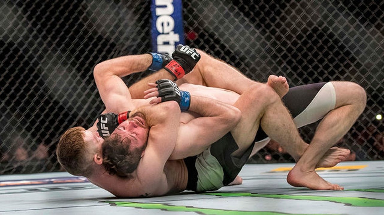 Joe Duffy macht Mitch Clarke in 25 Sekunden fertig