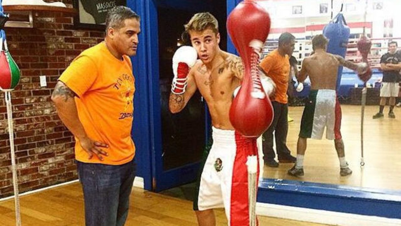 Justin bieber's erste versuche beim boxtraining
