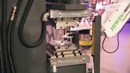 شاهد: تحويل الكمامات المستخدمة إلى شواحن هواتف محمولة في تايوان