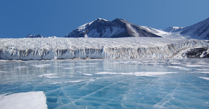 Un mystérieux trou géant apparu en Antarctique intrigue les scientifiques