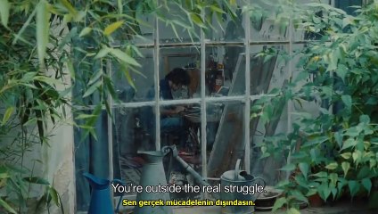 Direniş Günlerinde Aşk Türkçe Altyazılı Fragman