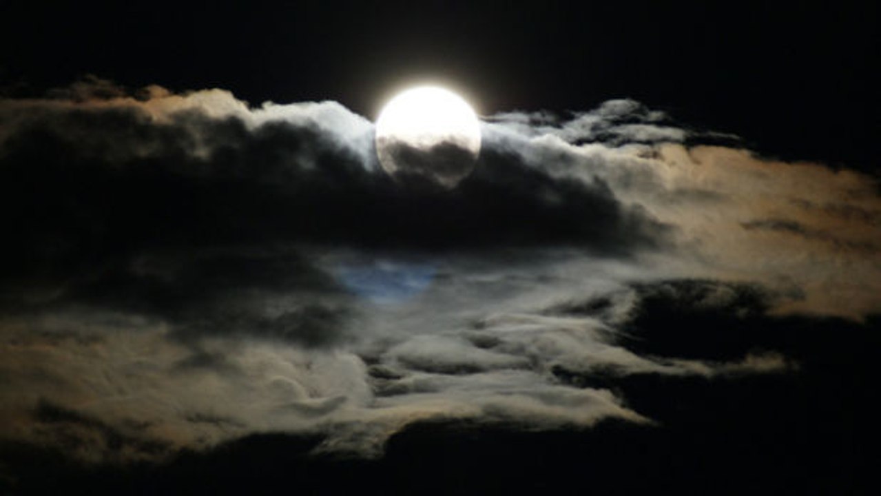 Warum schläft man bei Vollmond schlechter?