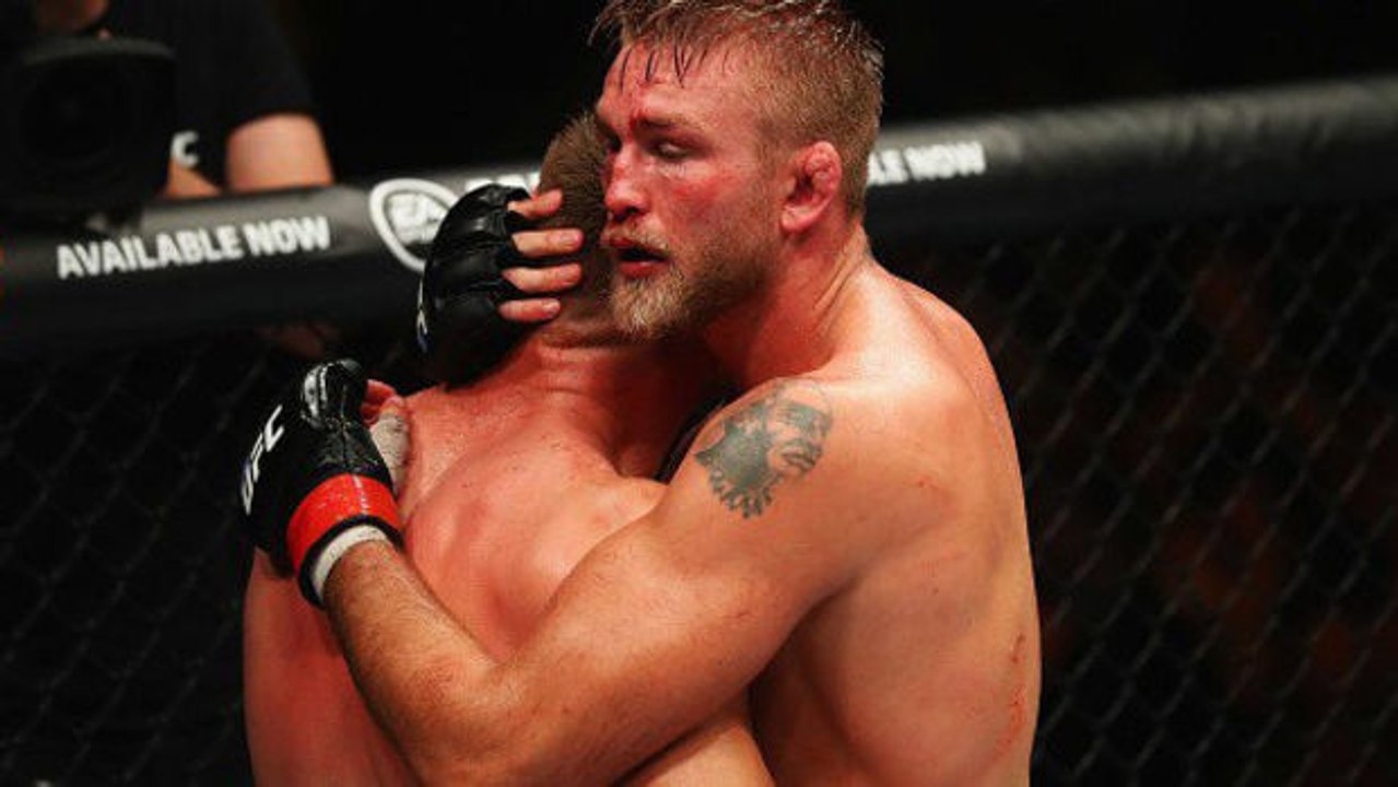 Alexander Gustafsson und Jan Blachowicz teilen nach dem Kampf eine schöne Fair Play-Geste