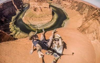 Paar reist mit nur 8 Euro pro Tag durch 50 Länder