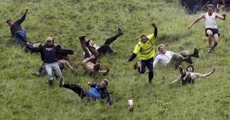 Dürfen wir vorstellen? Cheese Rolling, der dümmste Sport der Welt