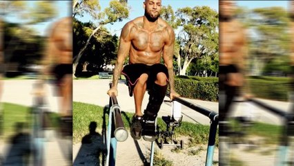 Trotz einer Verletzung am Bein trainiert dieser französische Rapper weiter