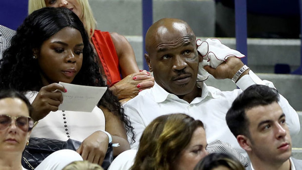 Mike Tyson klaut bei den US-Open ein Eis