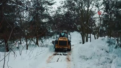 Belediye ekipleri Toroslar'da karda mahsur kalan Yörük ailenin imdadına yetişti