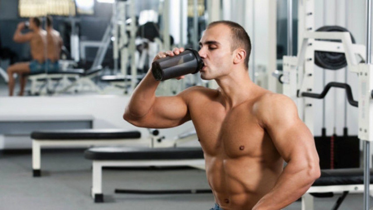 Muss man proteinpulver konsumieren, um masse anzusetzen?