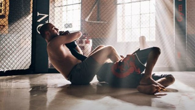 Lee Hoy ist ein fast blinder Kämpfer und ein echter Daredevil!