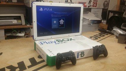 La Playbox combine une PS4 et une Xbox One en une seule machine portable