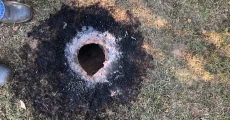 Dans l'Arkansas, un mystérieux trou dans le sol s'est mis à cracher une immense flamme